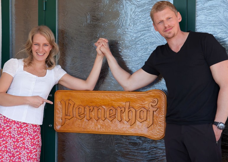 Stefanie von Poster und Martin Gruber am Pernerhof