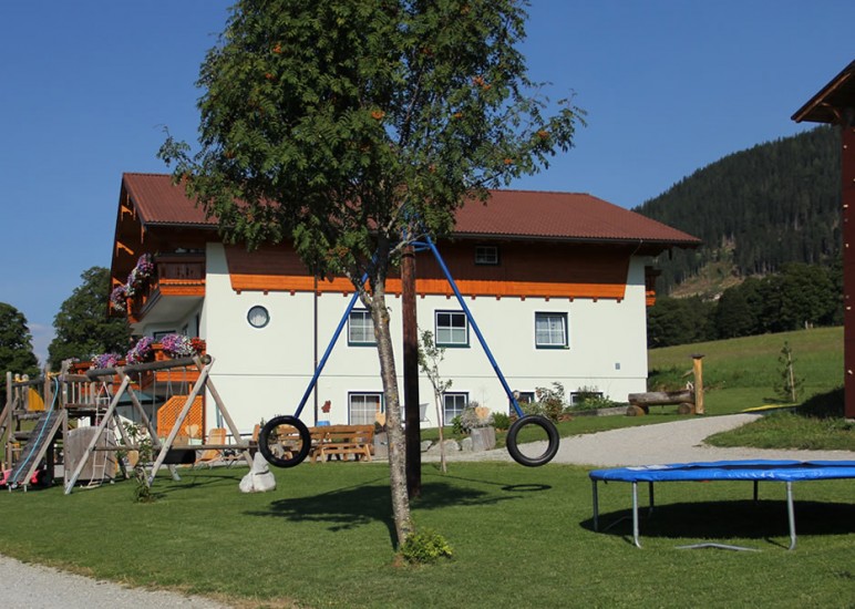 Abenteuerspielplatz direkt am Hof